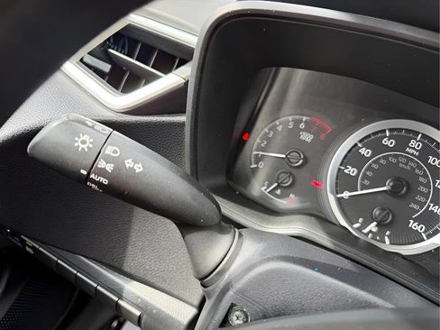 Used 2022 Toyota Corolla LE FWD image 43