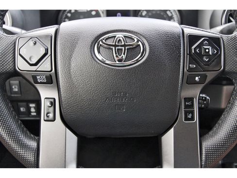 Used 2020 Toyota Tacoma TRD Sport w/ TRD Premium Sport Package AWD/4WD image 17