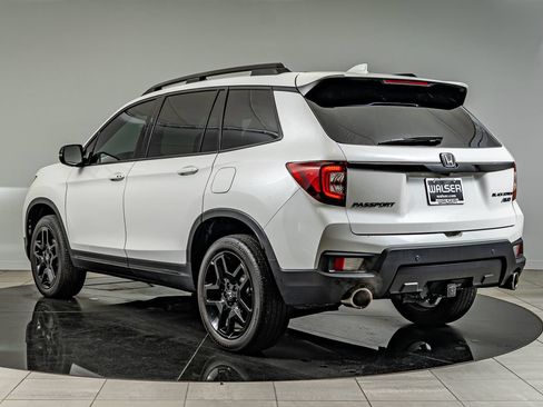 Used 2024 Honda Passport Black Edition image 7