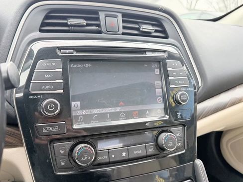 Used 2017 Nissan Maxima Platinum image 35