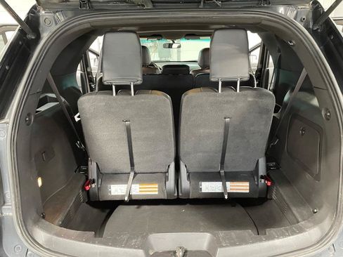 Used 2014 Ford Explorer XLT w/ Equipment Group 202A AWD/4WD image 17