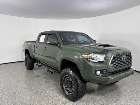 Used 2021 Toyota Tacoma TRD Sport w/ Technology Package AWD/4WD image 9
