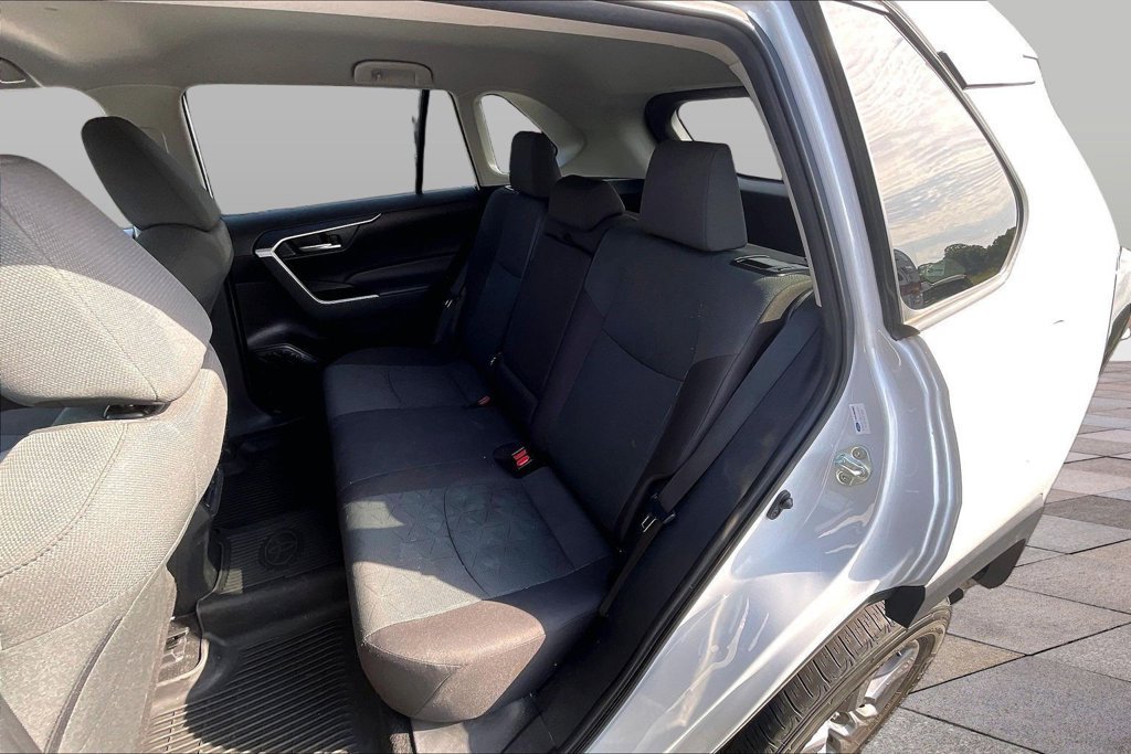 Used 2024 Toyota RAV4 XLE FWD image 26