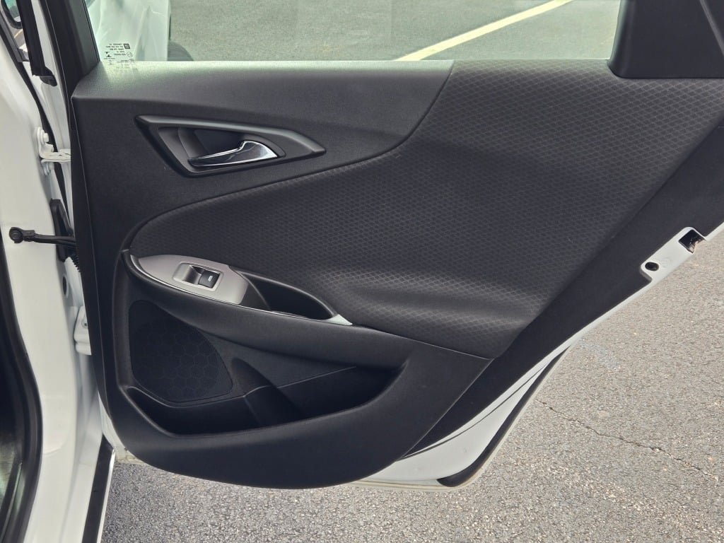 Used 2024 Chevrolet Malibu LT FWD image 9