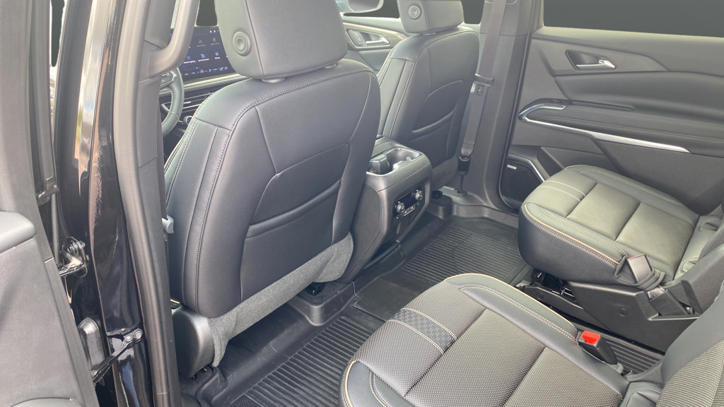 Used 2026 Chevrolet Traverse High Country w/ LPO, Floor Liner Package AWD/4WD image 5