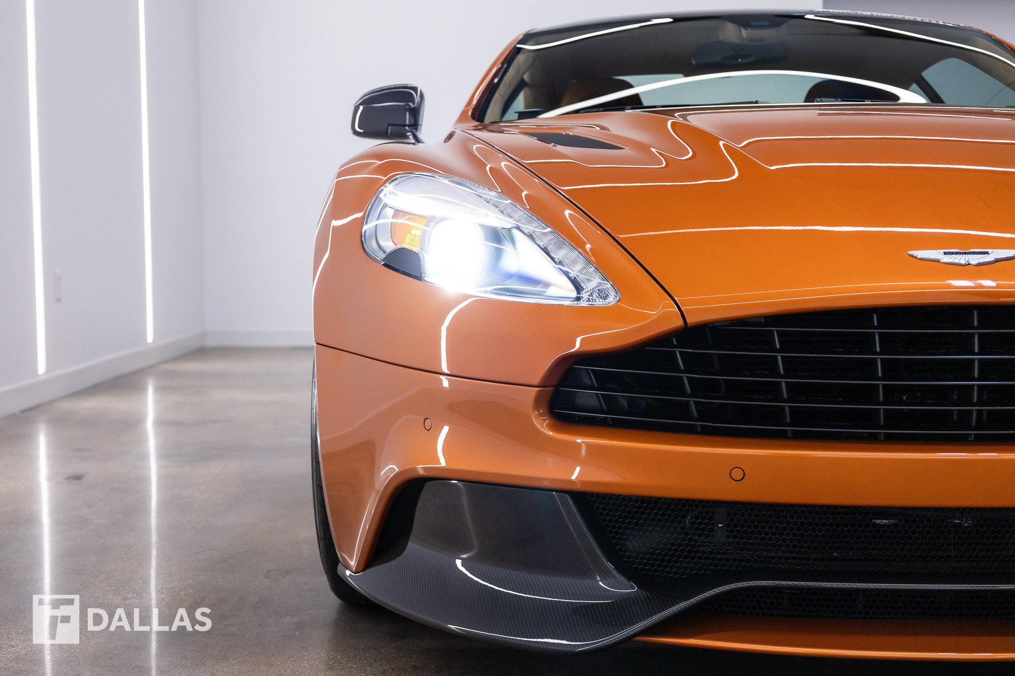 Used 2014 Aston Martin Vanquish Coupe RWD image 4