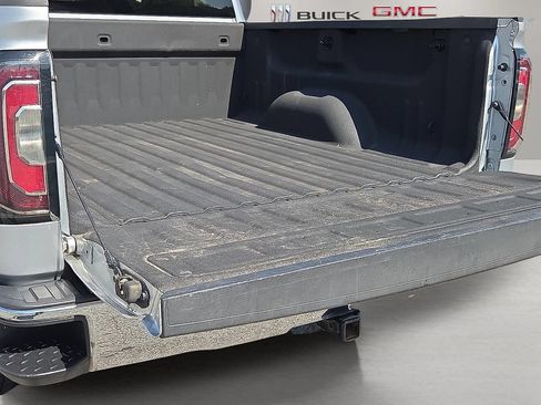 Used 2018 GMC Sierra 1500 SLT w/ SLT Premium Package AWD/4WD image 18