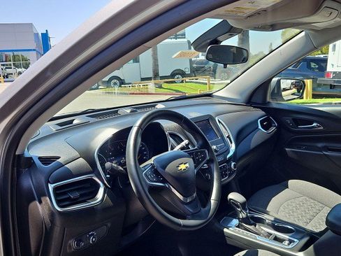 Used 2023 Chevrolet Equinox LT FWD image 10