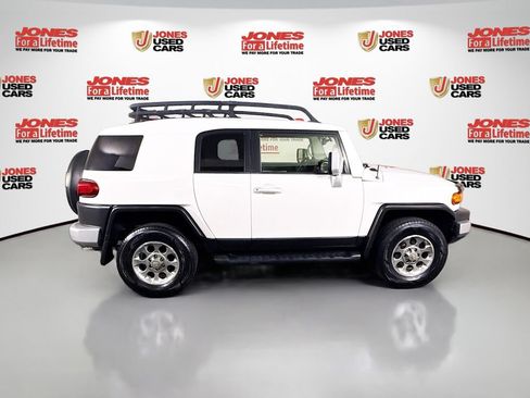 Used 2013 Toyota FJ Cruiser 4WD w/ Upgrade Pkg image 15