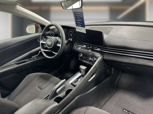 Certified 2024 Hyundai Elantra SEL FWD image 17