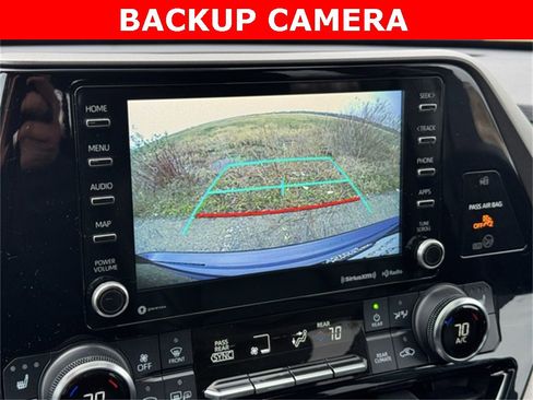 Certified 2022 Toyota Highlander XLE image 4