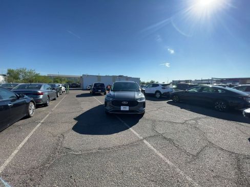 Used 2024 Ford Escape ST-Line image 17