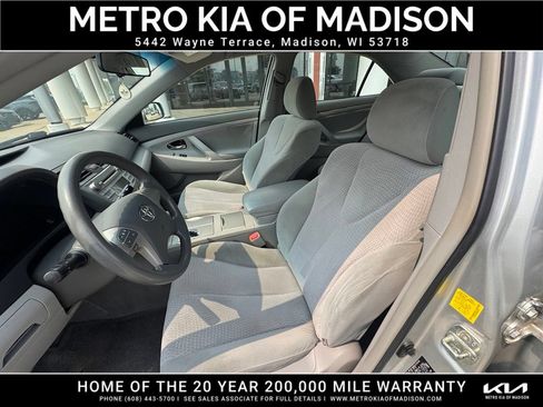 Used 2011 Toyota Camry LE FWD image 12