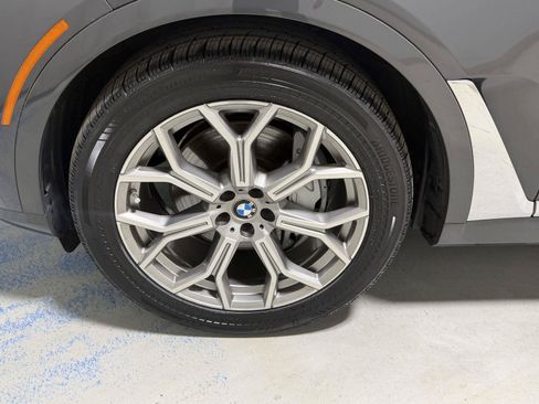 Used 2024 BMW X7 xDrive40i w/ Premium Package AWD/4WD image 36