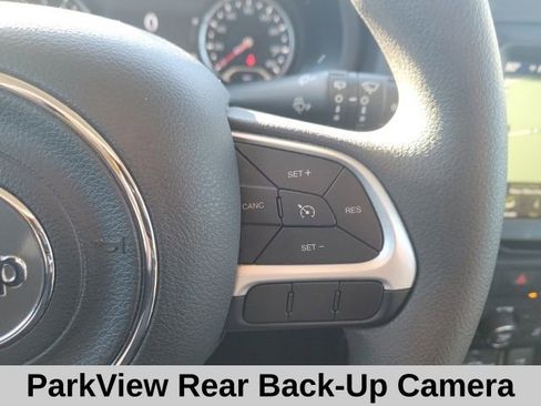 Used 2023 Jeep Renegade Latitude image 11