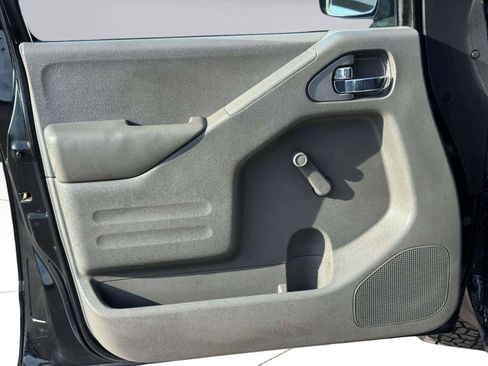Used 2015 Nissan Frontier S RWD image 19