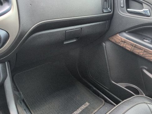 Used 2022 GMC Canyon Denali RWD image 22