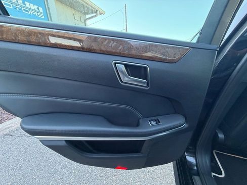 Used 2016 Mercedes-Benz E 350 4MATIC Sedan w/ Premium Package image 12