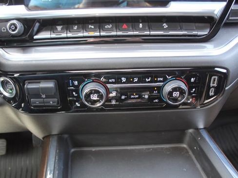 Used 2024 Chevrolet Silverado 2500 High Country w/ High Country Premium Package image 32