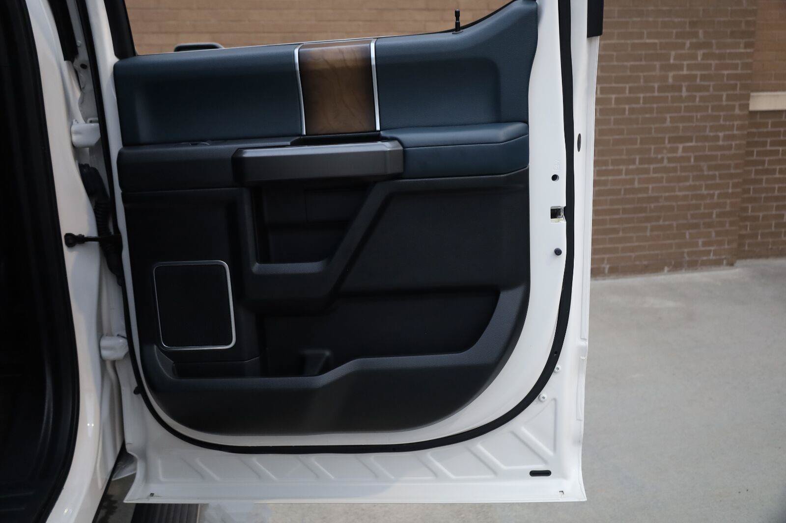 Used 2018 Ford F150 Limited w/ Trailer Tow Package AWD/4WD image 24