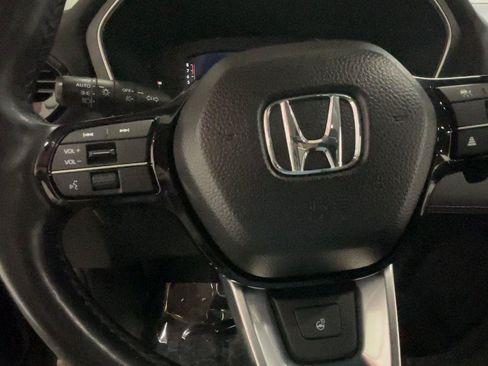 Used 2025 Honda Pilot Elite image 32