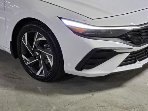 Certified 2025 Hyundai Elantra Sport FWD image 10