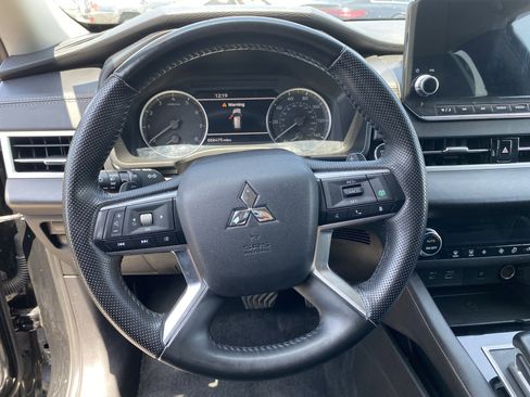 Used 2024 Mitsubishi Outlander SE AWD/4WD image 22