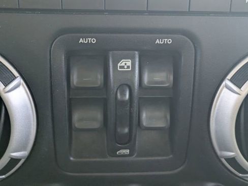 Used 2014 Jeep Wrangler Unlimited Sahara w/ Connectivity Group image 21