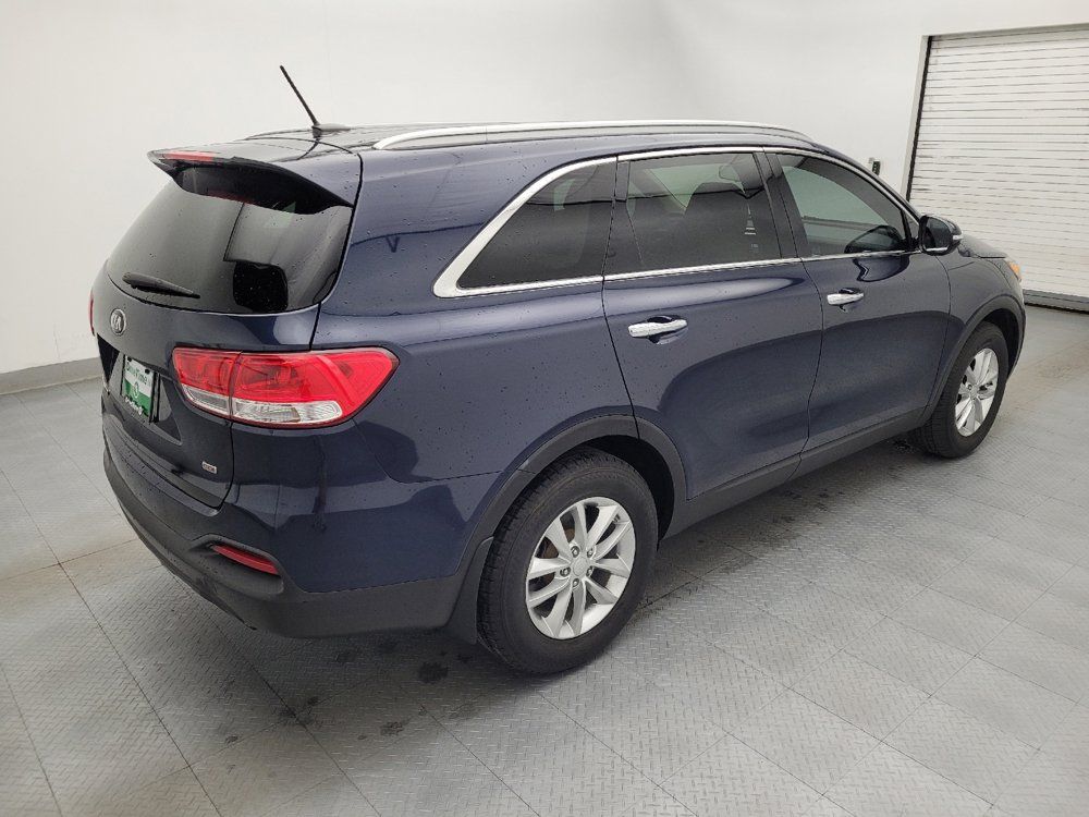 Used 2017 Kia Sorento FWD image 10