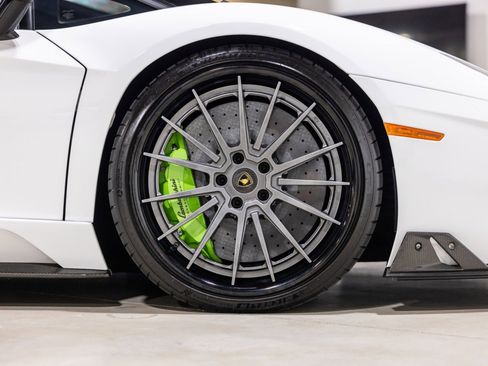 Used 2019 Lamborghini Aventador S image 28