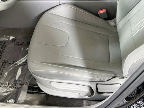 Used 2023 Hyundai Elantra SEL image 18