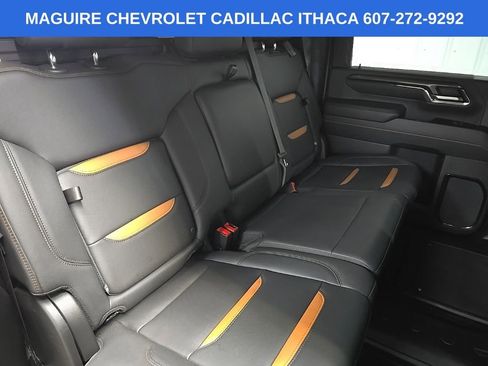 Used 2024 GMC Sierra 2500 AT4 w/ AT4 Preferred Package AWD/4WD image 17