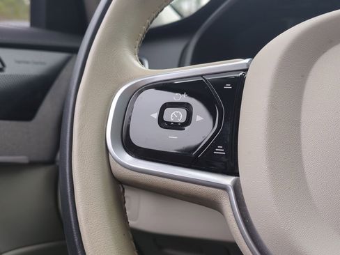 Used 2020 Volvo XC90 T6 Inscription w/ Protection Package Premier image 18