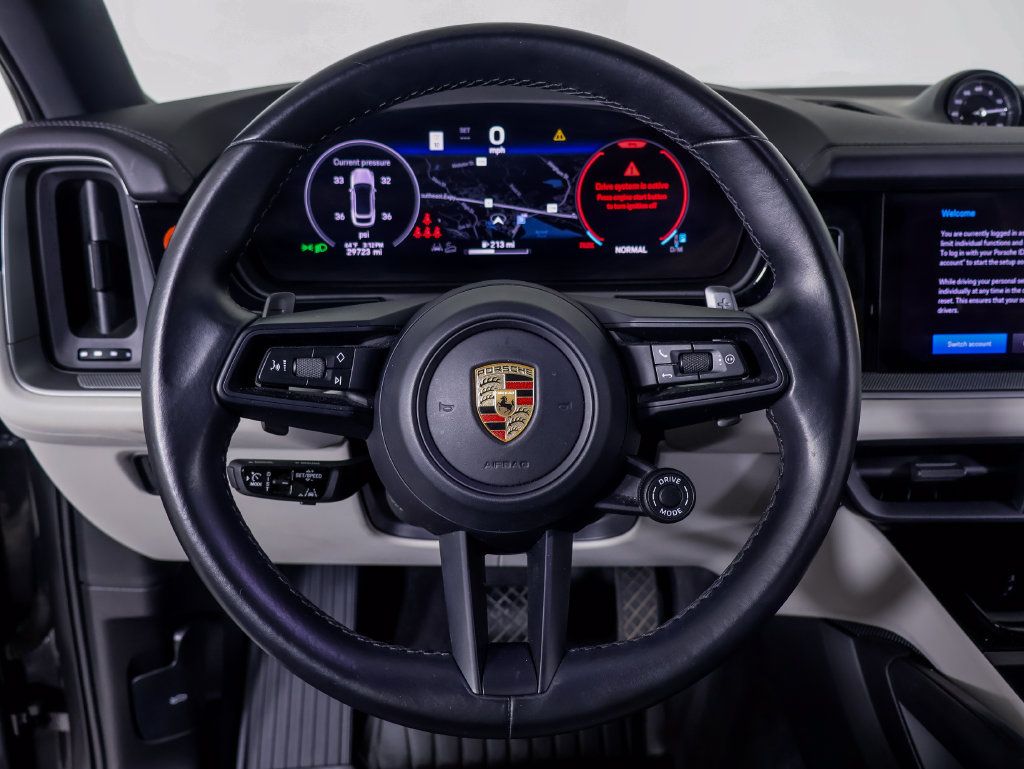 Certified 2024 Porsche Cayenne Coupe AWD/4WD image 24