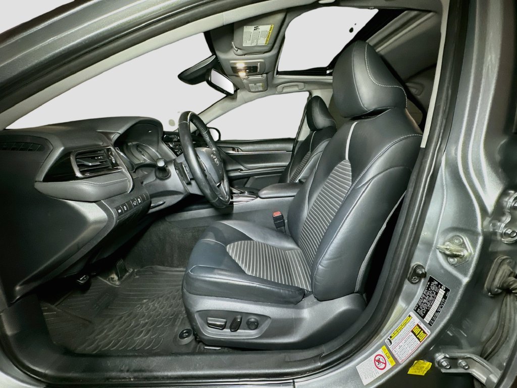 Used 2019 Toyota Camry SE w/ Convenience Package FWD image 20