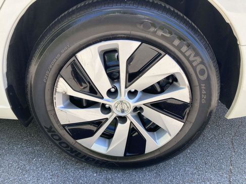 Used 2022 Nissan Altima 2.5 S FWD image 13