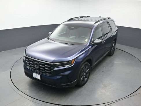 Used 2025 Honda Pilot Sport image 37