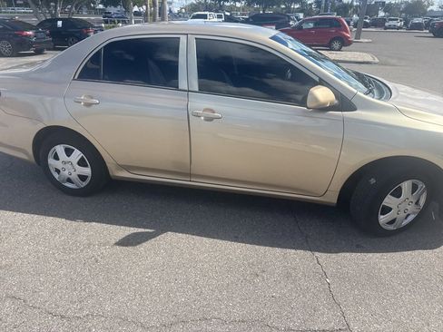 Used 2013 Toyota Corolla L image 2