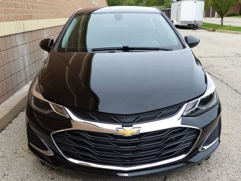 Used 2019 Chevrolet Cruze LT w/ Convenience Package FWD image 5