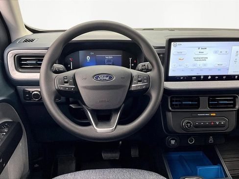 Used 2025 Ford Maverick XLT w/ Equipment Group 302A image 5