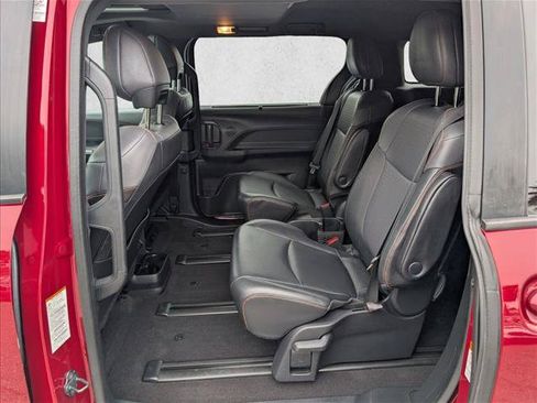 Certified 2022 Toyota Sienna XSE w/ XSE Plus Package FWD image 18