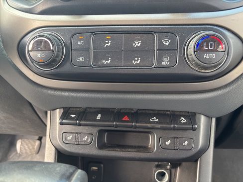 Used 2016 Chevrolet Colorado Z71 image 30