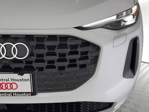 New 2025 Audi Q5 Prestige image 11