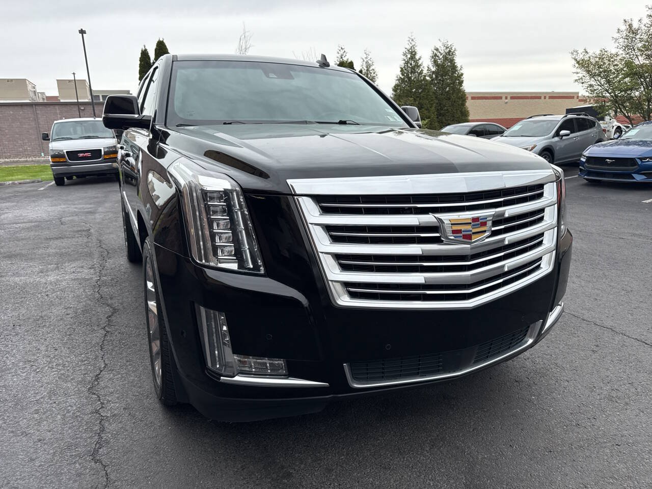 Used 2018 Cadillac Escalade Platinum AWD/4WD image 6