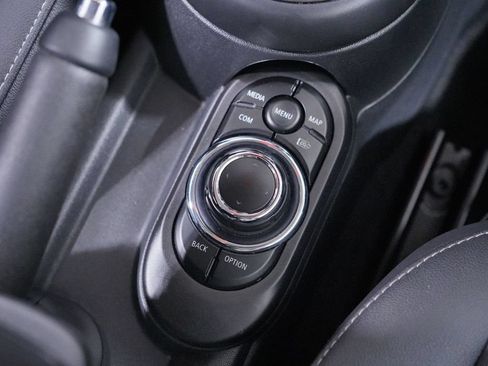 Used 2024 MINI Cooper 2-Door Hardtop FWD image 11
