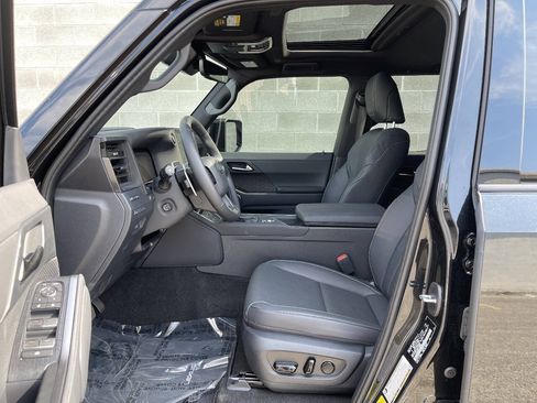 Used 2026 Lexus GX 550 w/ Cold Area Package AWD/4WD image 4