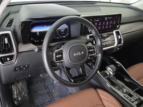 Used 2022 Kia Sorento SX Prestige w/ Rust Color Package AWD/4WD image 11