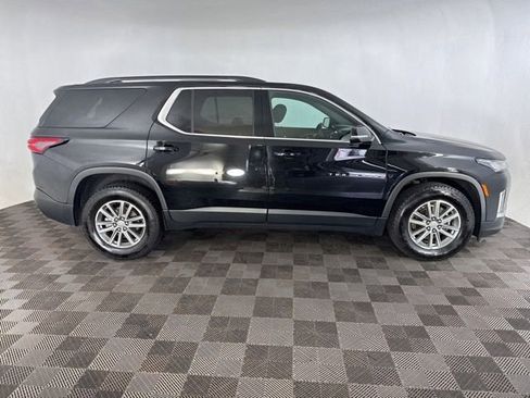 Used 2023 Chevrolet Traverse LT w/ Rear Camera Mirror Package AWD/4WD image 4