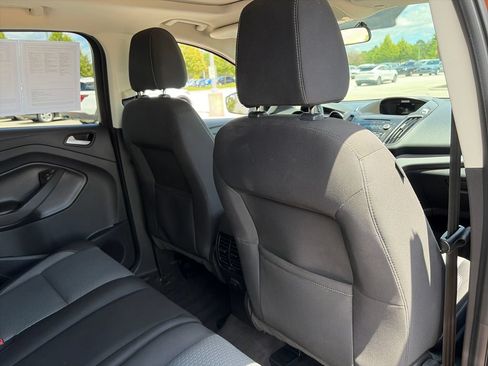 Used 2017 Ford Escape SE FWD image 30