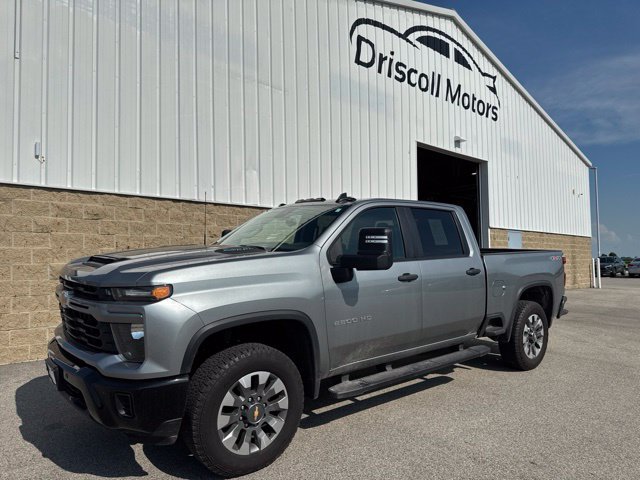 Used 2025 Chevrolet Silverado 2500 Custom w/ Custom Value Package AWD/4WD image 2